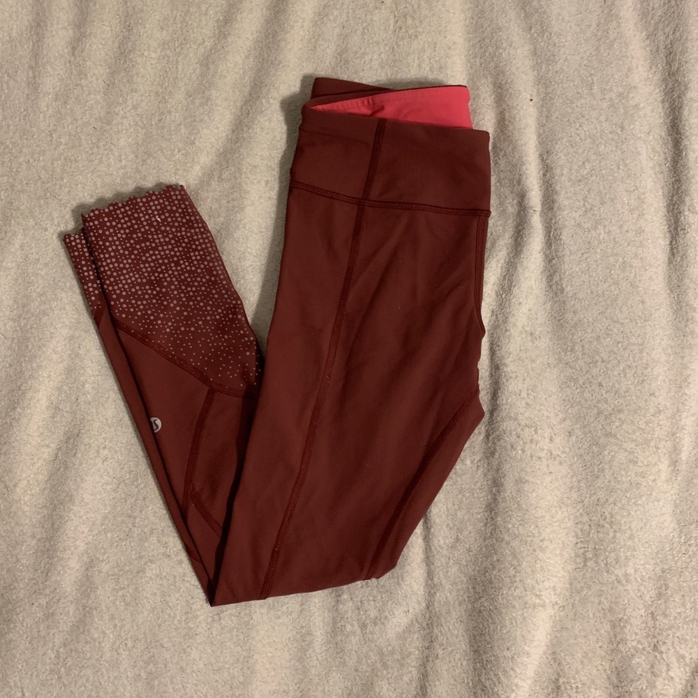 Lululemon “tight stuff” reflective leggings